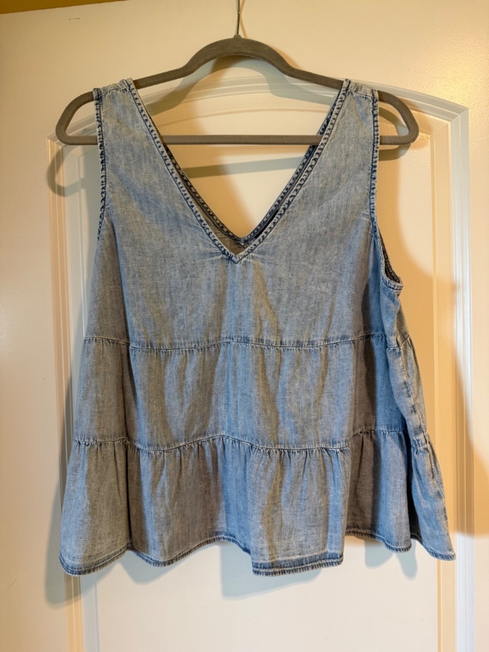 GAP Denim Tiered Top - Picture 2 of 7